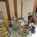 Alojamento de Acomodação e Pequeno-almoço Belvárosi Panzió Siófok