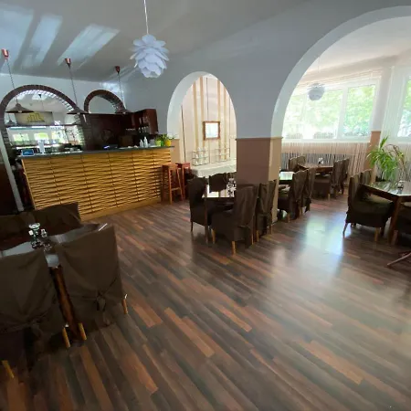 Belvárosi Panzió Bed and breakfast 4*