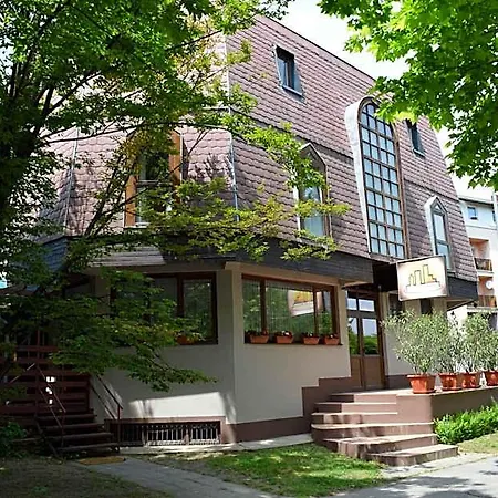 Belvarosi Panzio Bed & Breakfast