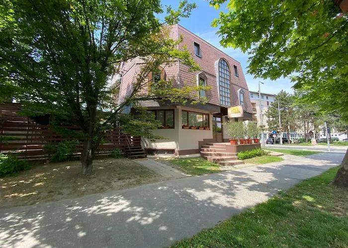 Bed & Breakfast Belvárosi Panzió Siófok